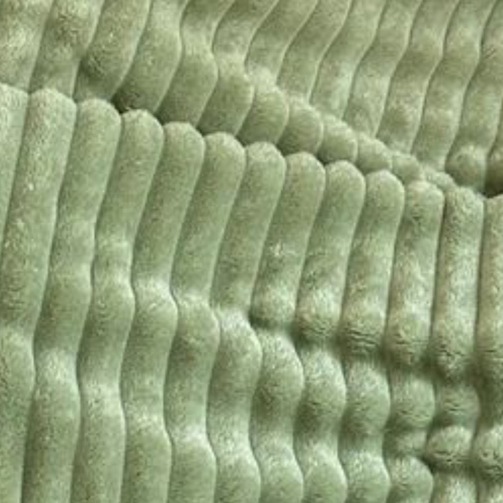 Textured Comfy Blanket/Throw Brand new in Bag 70"x78"